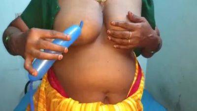 Desi Aunty - Desi Aunty Showing Her Boobs - hclips - India